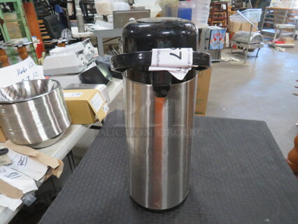 One 2.2 Liter Airpot.