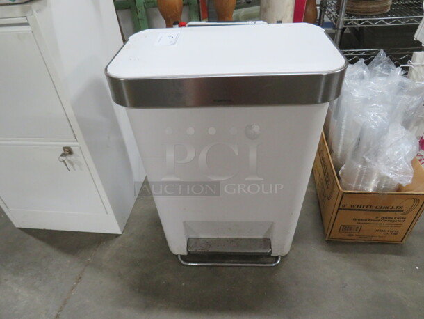 One White Step Trash Can.  - Image 1 of 1