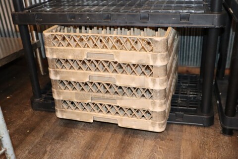 Dish Racks 
QTY 4