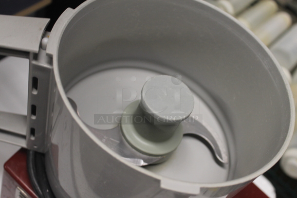 Robot Coupe R2N Commercial Electric Countertop 3 Quart Red Food Processor. 120V. Tested and Working! - Image 4 of 7