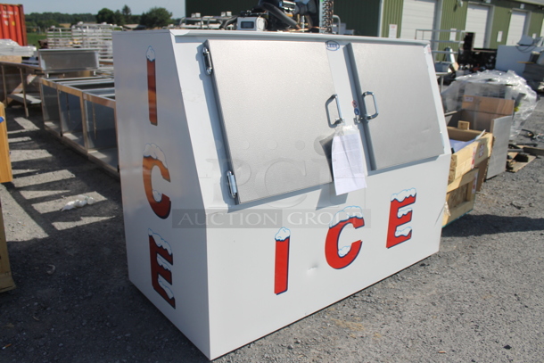BRAND NEW SCRATCH AND DENT! 2023 Leer 60CSL 73" Outdoor Cold Wall Ice Merchandiser with Slanted Front and Galvanized Steel Doors. 115 Volt, 1 Phase. Tested and Working! - Image 2 of 12