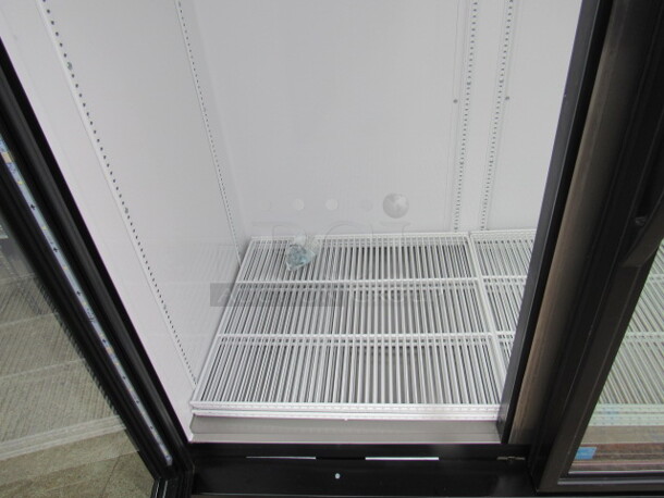 One True 2 Door Glass Display Cooler With 6 Racks. Working! 115 Volt. Model# GDM-49-HC-TSLO1. 54X31X78.5 - Image 3 of 5