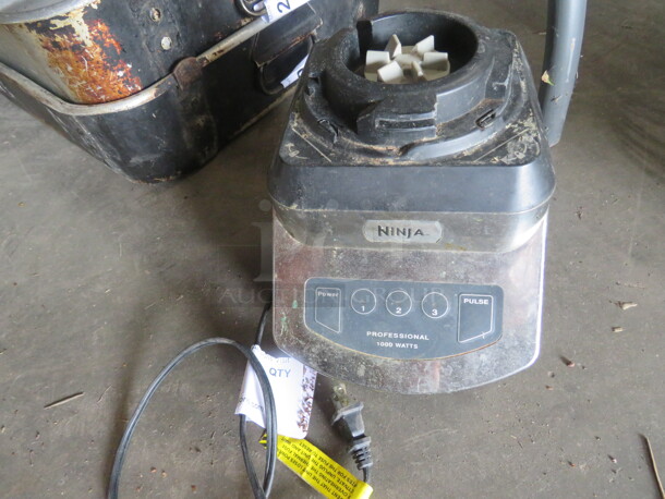 One Ninja NJ600 Blender. No Pitcher. - Image 1 of 1