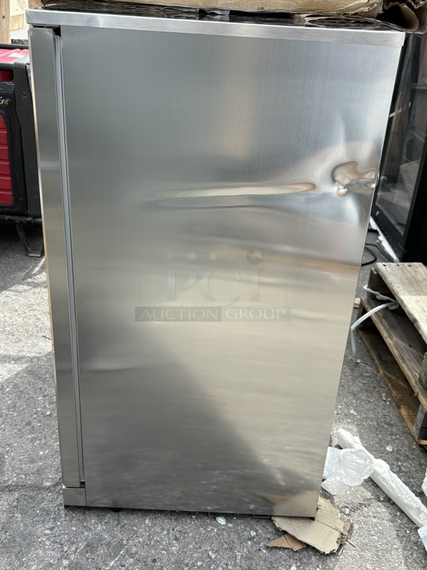 BRAND NEW SCRATCH & DENT! Koolmore 35 In. Two-Door Back Bar Refrigerator - 7.4 Cu Ft. TESTED! Works Perfect.  - Image 3 of 5
