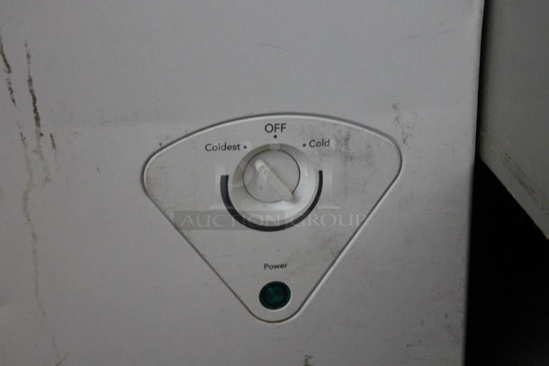 Metal Chest Freezer. Tested and Working! - Image 3 of 3