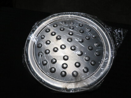 NEW Winco 10 Inch Pizza Pan. #APZN-10. 12XBID
