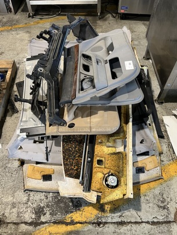 ALL ONE MONEY! Lot of Various Car Pieces! Includes 36x6x24 - Image 1 of 5