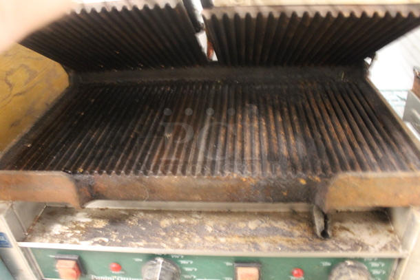 Waring WPG300 Stainless Steel Commercial Countertop Double Panini Press. 240 Volts, 1 Phase.  - Image 4 of 6