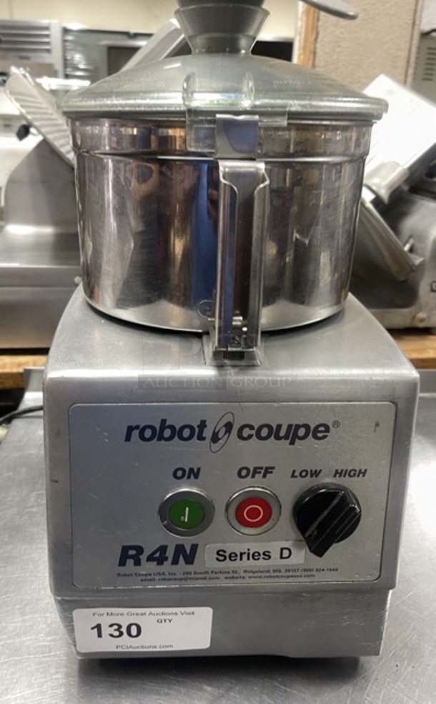 ROBOT COUPE R4n Series D HEAVY DUTY 5.5qt Food Processor.

Fully Tested and Working Condition - Image 1 of 11