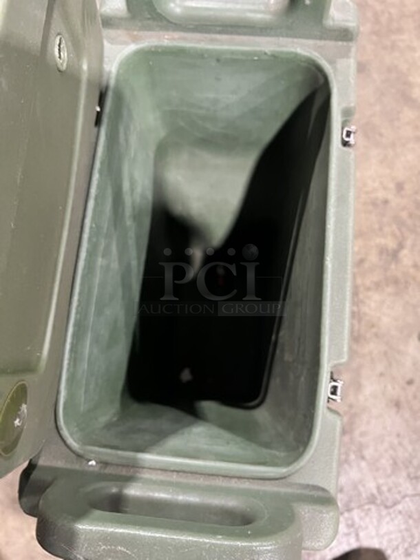 Cambro Insulated Portable Beverage Dispenser! - Image 4 of 7