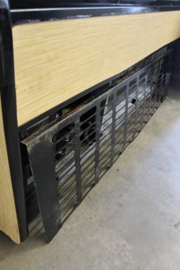 Structural Concepts Oasis B62EW Metal Commercial Floor Style Open Grab N Go Merchandiser w/ Metal Shelves on Commercial Casters. 220 Volts, 1 Phase. Tested and Powers On But Does Not Get Cold - Image 4 of 5