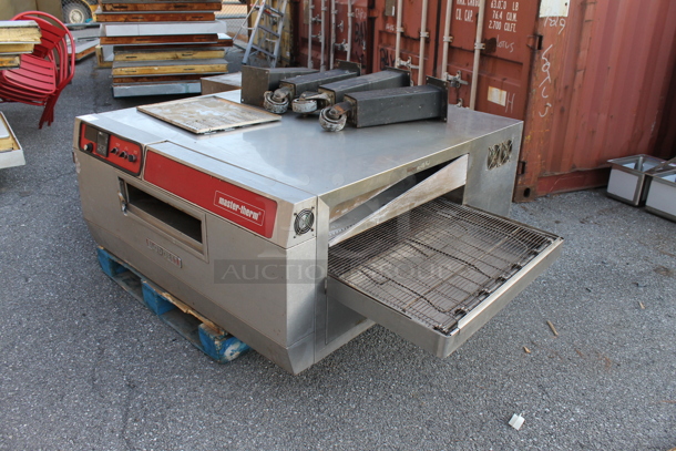 Blodgett MT-32S Master-Therm Stainless Steel Commercial Natural Gas Powered Conveyor Pizza Oven w/ Metal Legs on Commercial Casters. 125,000 BTU. - Image 2 of 9