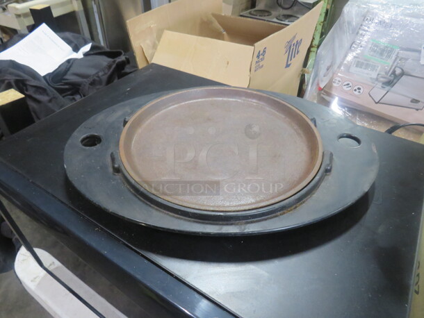 15X11 Fajita Underlay With 9 Inch Cast Iron Plate. 10XBID - Image 1 of 1