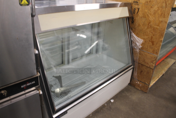 BRAND NEW SCRATCH AND DENT! Master-Bilt FIP-50 Metal Commercial Ice Cream Cake Freezer Display Case Merchandiser. 208-230 Volts, 1 Phase.  - Image 2 of 7