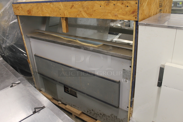 BRAND NEW SCRATCH AND DENT! Sifa GRAMSL151S1L0 Metal Commercial Deli Display Case Merchandiser. 220-240 Volts.  - Image 7 of 8