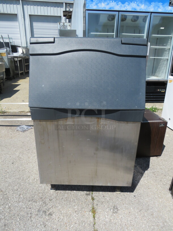 One Scotsman Ice Bin. Model# B530S. 30.5X35X51. $1430.99