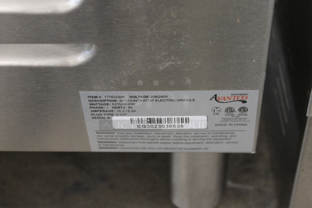 BRAND NEW SCRATCH AND DENT! Avantco 177EG30N Stainless Steel Commercial Countertop Electric Powered Flat Top Griddle w/ Thermostatic Controls. 208/240 Volts, 1 Phase. - Image 3 of 4