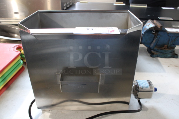 BRAND NEW! Stainless Steel Commercial Warming / Heating Bin w/ Side Handle. 7.5x16x13