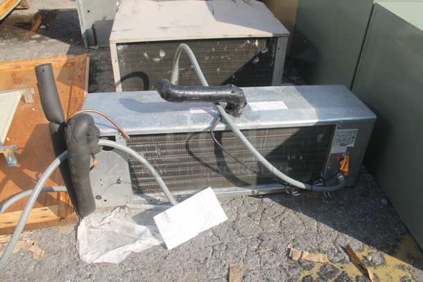 Tafco 12'x14' Walk In Cooler Box w/ Metal Compressor and Climate Control LSF090BEWMC6K 208-230 Volt, 1 Phase Evaporator Fan. Does Not Have Floor. Picture of the Unit Before Removal Is Included In the Listing. Information Provided By The Consignor But Not Verified By PCI Auctions. - Image 6 of 8