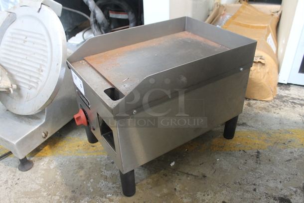 CustomHeat GR5E-200001 A4 Stainless Steel Commercial Countertop Electric Powered Flat Top Griddle. 220 Volts.  - Image 3 of 4