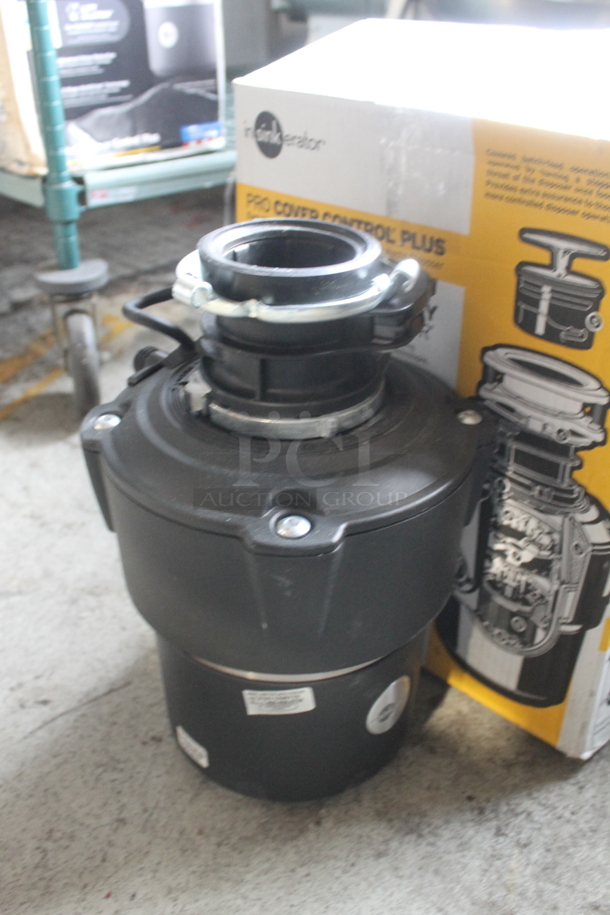 IN ORIGINAL BOX! Insinkerator PRO CVR CNTRL PLUS-4A Metal Commercial Garbage Disposal.  - Image 3 of 8