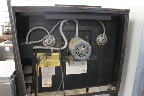 Blodgett Stainless Steel Commercial Natural Gas Powered Full Size Convection Oven w/ View Through Doors, Metal Oven Racks, Thermostatic Controls and Metal Legs on Commercial Casters. - Image 4 of 5