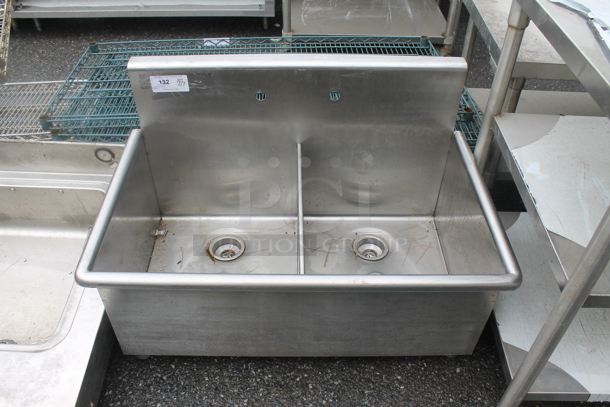 Stainless Steel Commercial 2 Bay Sink. No Legs. Bays 18x21x15.5 - Image 1 of 3