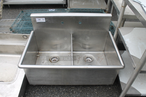 Stainless Steel Commercial 2 Bay Sink. No Legs. Bays 18x21x15.5