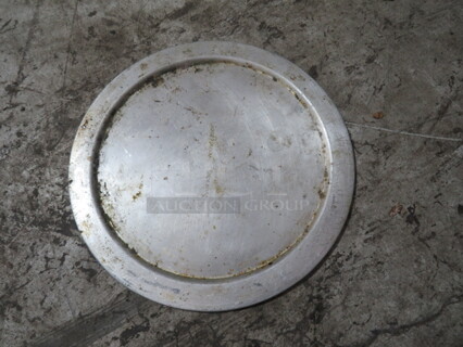 9.5 Inch Pizza Pans. 14XBID