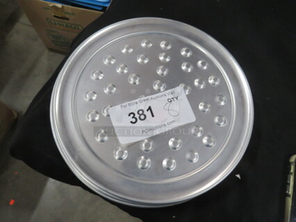 NEW Winco Pizza Pan. #APZN-10. 8XBID