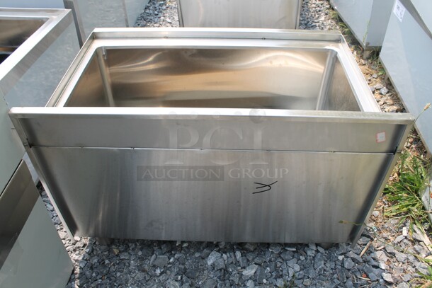 BRAND NEW SCRATCH AND DENT! Regency 600IB2130 Commercial Stainless Steel Underbar Ice Bin.  - Image 6 of 6