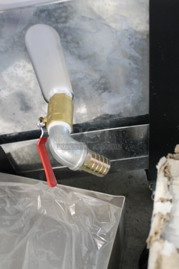 BRAND NEW SCRATCH AND DENT! 2022 Backyard Pro 554BPSB160QT Metal Commercial Propane Gas Powered 160 Quart Cajun Seafood Boiler on Commercial Casters. 135,000 BTU. Tested and Working! - Image 5 of 11