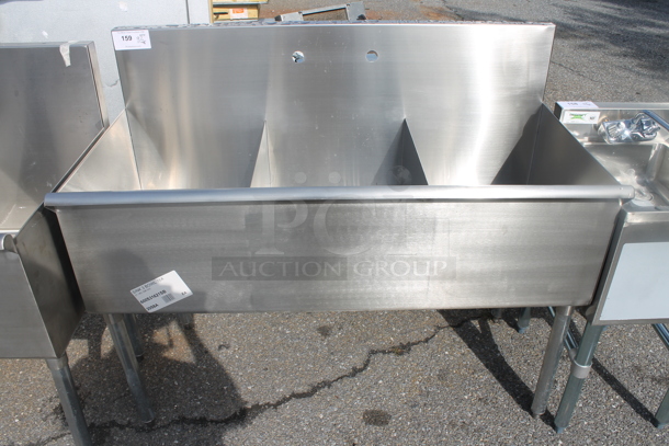 BRAND NEW SCRATCH AND DENT! Stainless Steel Commercial 3 Bay Sink. Bays 16x21 - Image 1 of 3