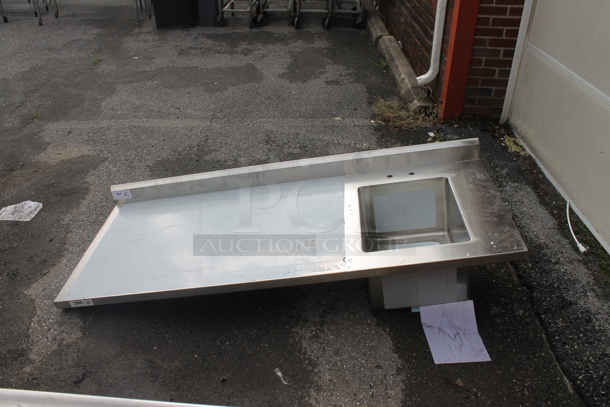 BRAND NEW SCRATCH AND DENT! Stainless Steel Commercial Single Bay Sink w/ Counter. No Legs. - Image 1 of 3