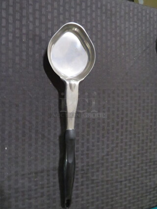One NEW Vollrath 5oz Oval Spoodle. #64125. 