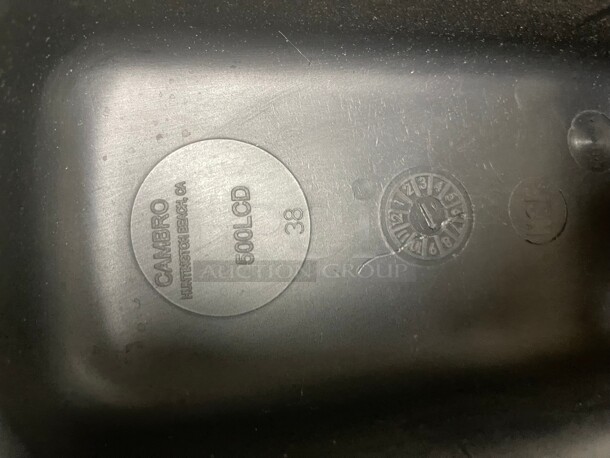 Clean! Cambro 500LCD Camtainers® 4.75 Gallon Black Insulated Beverage Dispenser NSF  - Image 6 of 10