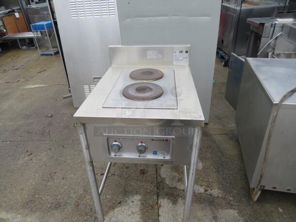 One Wells Electric 2 Burner. 208 Volt. Model# H-706. 24X32X40.5. $1591.00. - Image 2 of 3