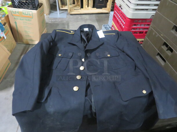 One Vintage Size 43 Regular Military Jacket - Image 1 of 3
