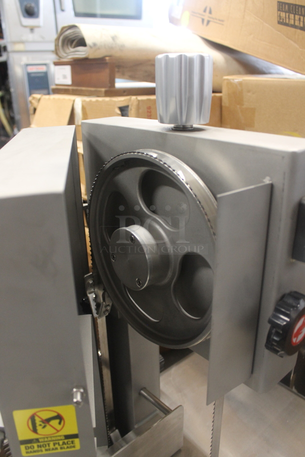 LIKE NEW! Avantco MS-105175A 177EMBS65SS Stainless Steel Commercial Countertop Meat Saw. 120 Volts, 1 Phase. Unit Has Only Been Used a Few Times! Tested and Working! - Image 5 of 7