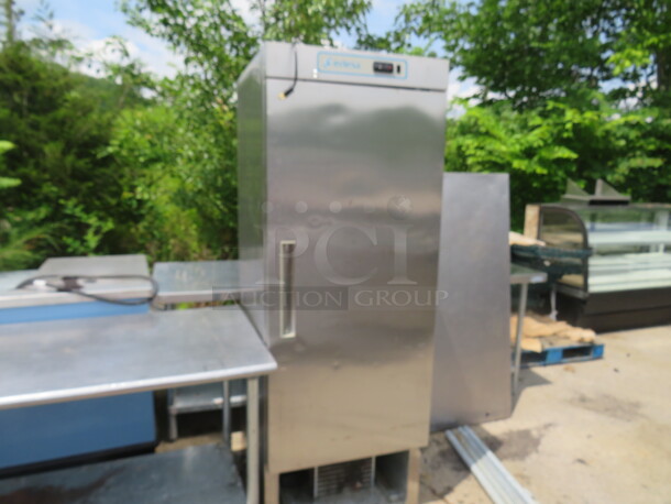 One Edesa 1 Door Refrigerator With 2 Racks. 115-120 Volt. Model# EDR1-D. 27.5X31.5X76 - Image 2 of 3