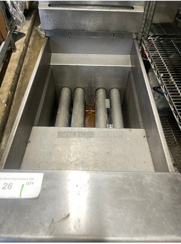 Pitco SG14-S Natural Gas 40-50 lb. Stainless Steel Commercial Floor Fryer - 110,000 BTU NSF - Image 4 of 5