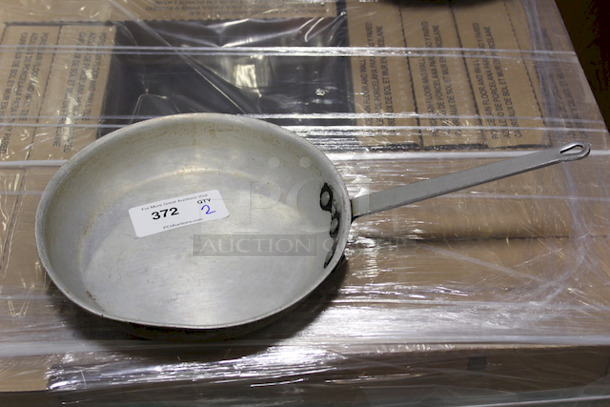 NICE! 12-3/4" Skillet. 2x Your Bid - Image 2 of 2