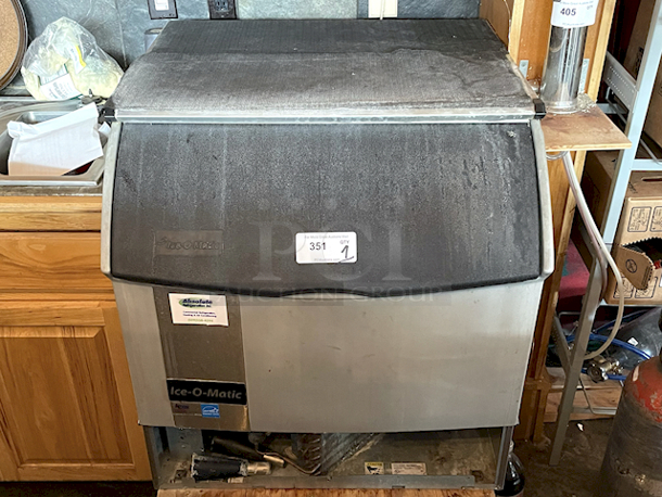 FROSTY - Ice-O-Matic ICEU300HA 30"W Half Cube Undercounter Ice Machine - 309 lbs/day, Air Cooled - 115/60/1 - Image 1 of 2