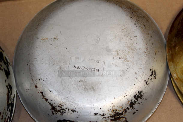 AMAZING! Vollrath 67807 7" Non-Stick Aluminum Frying Pan w/ Vented Silicone Handle. 4x Your Bid - Image 3 of 4