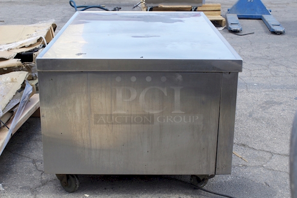 True TRCB-48 48" Chef Base w/ (2) Drawers - 115v. Tested. Turns On drops Down To Temp. - Image 4 of 7