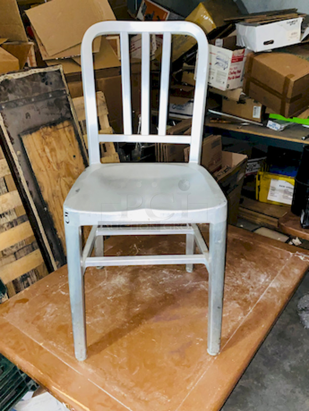 Lot of 6 Light Weight Aluminum Chairs

6x Your Bid - Image 2 of 8