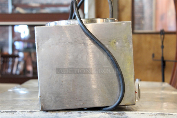 NICE! Server 80360 Base Only for Twin FS-4, (2) Separate Thermostatically Controlled Wells, Accepts (2) 6-1/2" Insets, Stainless Steel Construction, 120v, 1000w 
17x8-1/2x8 - Image 5 of 7