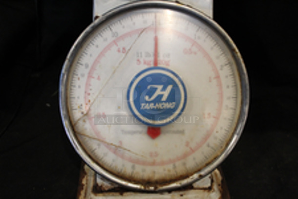 Tar-Hong Mechanical Dial Scale With Removable Bowl, 11 Lbs x 1 oz, Temperature Compensated. 
7x9-1/2x12-1/2
In Proper Working Order.
*Damage to Face of Scale - Image 6 of 6