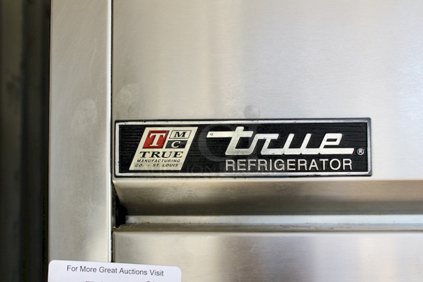LIKE NEW!! TRUE TR2R-2S 2 Door Stainless Steel Reach In Cooler Refrigerator 5″ castors, 1/2 HP, 115v/60/1-ph, 5.9 amps, NEMA 5-15P, cULus, UL EPH Classified, Made in USA. - Image 2 of 5
