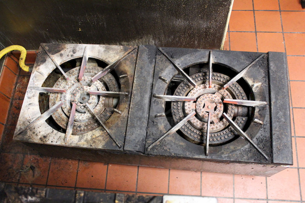  Radiance TASP-18S-D Stock Pot Range (2) 3-Ring Burners 158K BTU, Natural Gas. In Working Order. 18x41-1/2x18 - Image 5 of 5
